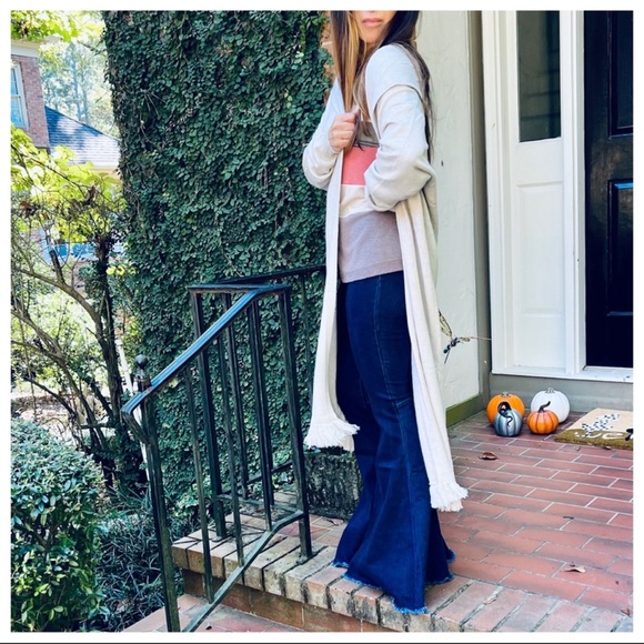 Most Fabulous Frayed hem wide leg stretch bell flare jeans - Picture 5 of 5